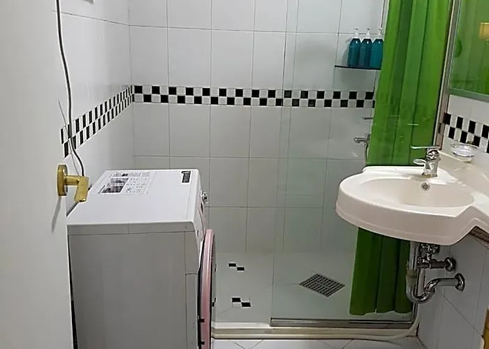 Jeongstay Hotel *